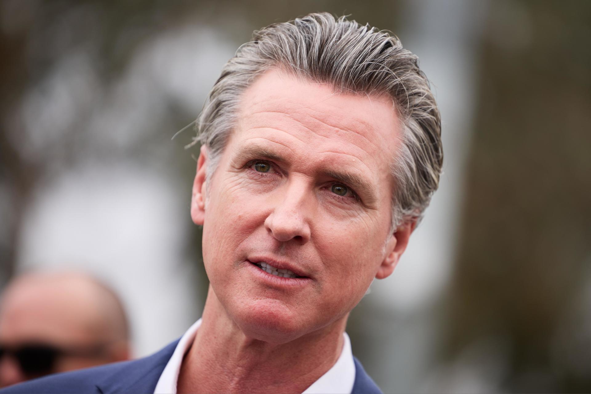Fotografía de archivo del gobernador del estado de California (EE.UU), el demócrata Gavin Newsom, durante una conferencia de prensa, en Los Ángeles (CA, EE.UU.). EFE/Allison Dinner